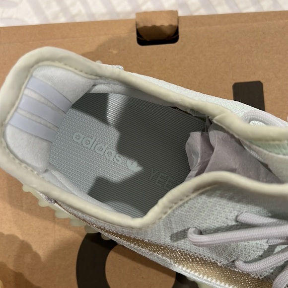 NWT Adidas Yeezy Boost 350 V2 Hyperspace - Picture 4 of 9